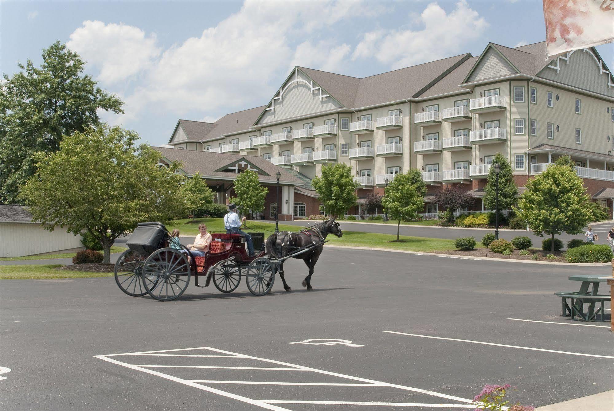 Carlisle Inn Sugarcreek Exterior foto
