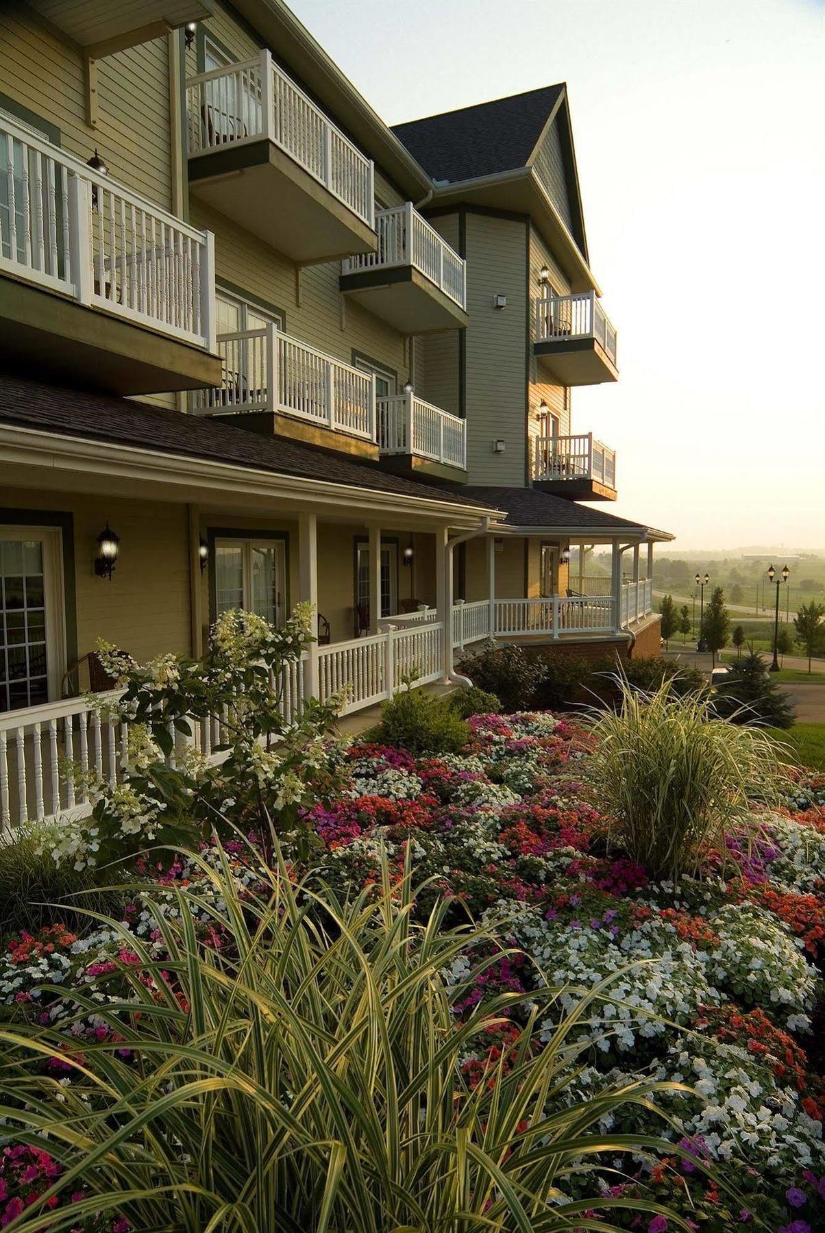 Carlisle Inn Sugarcreek Exterior foto